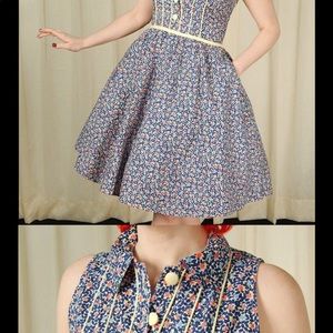 Retrolicious floral dress with pockets